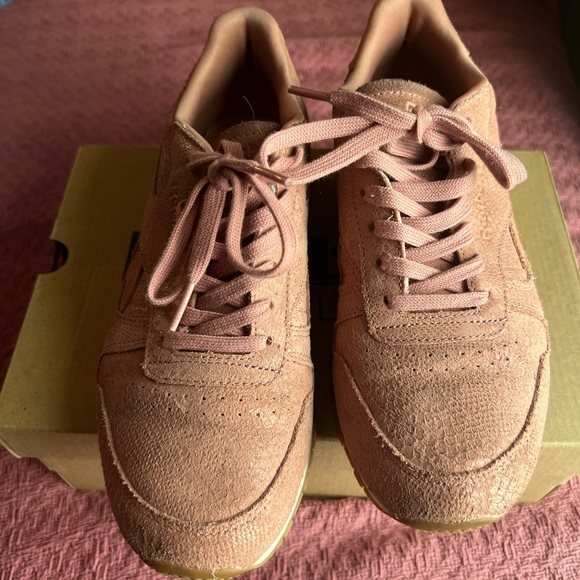 Dusty rose/ mauve colored Reeboks - Picture 2 of 5